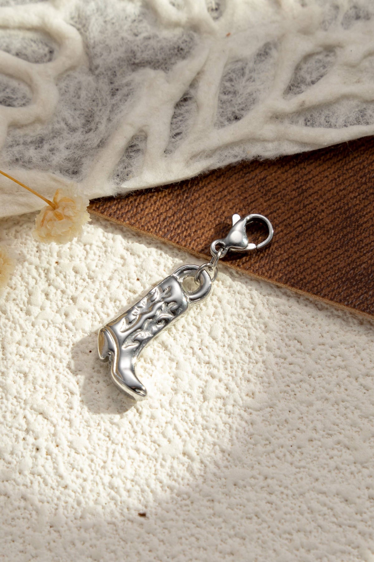 Set mit 10 goldfarbenen Charms mit Western-, Natur-, Stern- und Herzmotiven