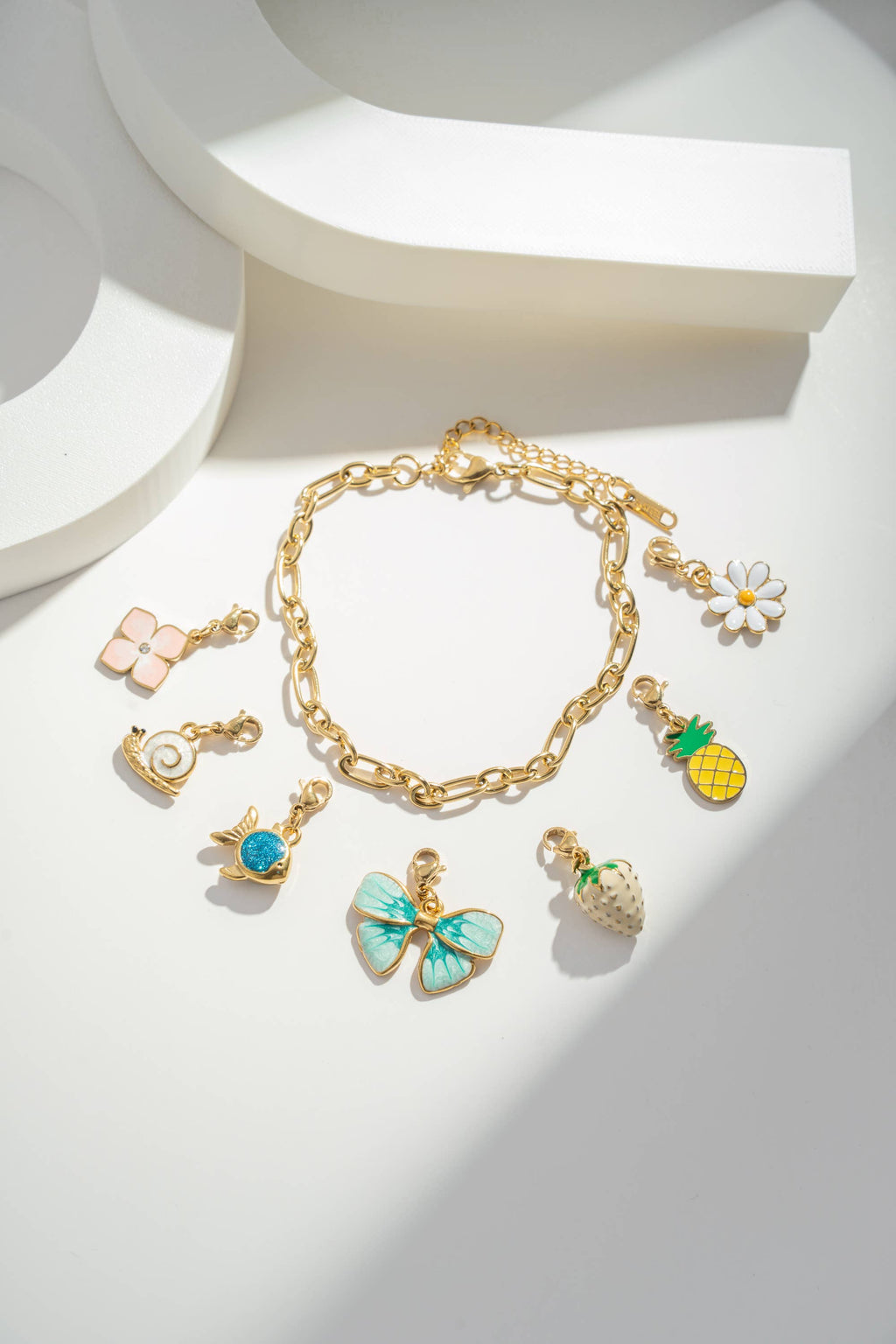 Rechteckiges vergoldetes Kettenarmband für elegante Charms