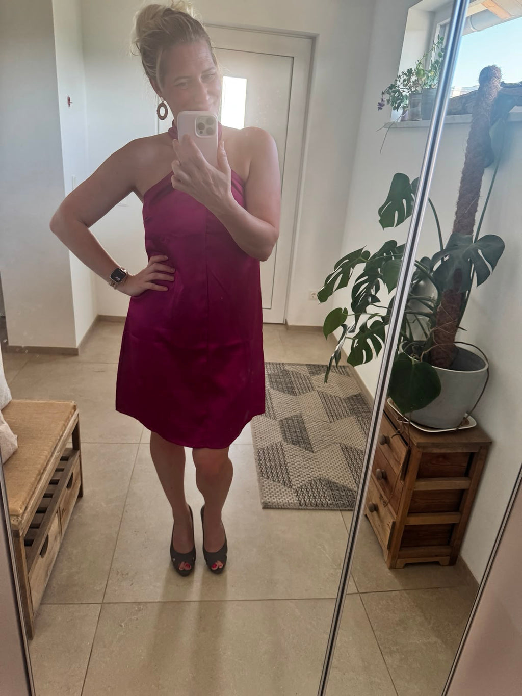 Fuchsia-Pinkes Satin-Minikleid