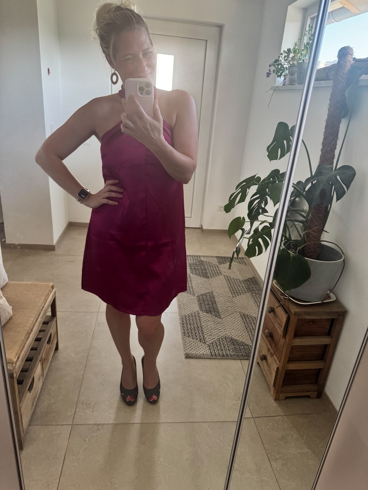 Fuchsia-Pinkes Satin-Minikleid