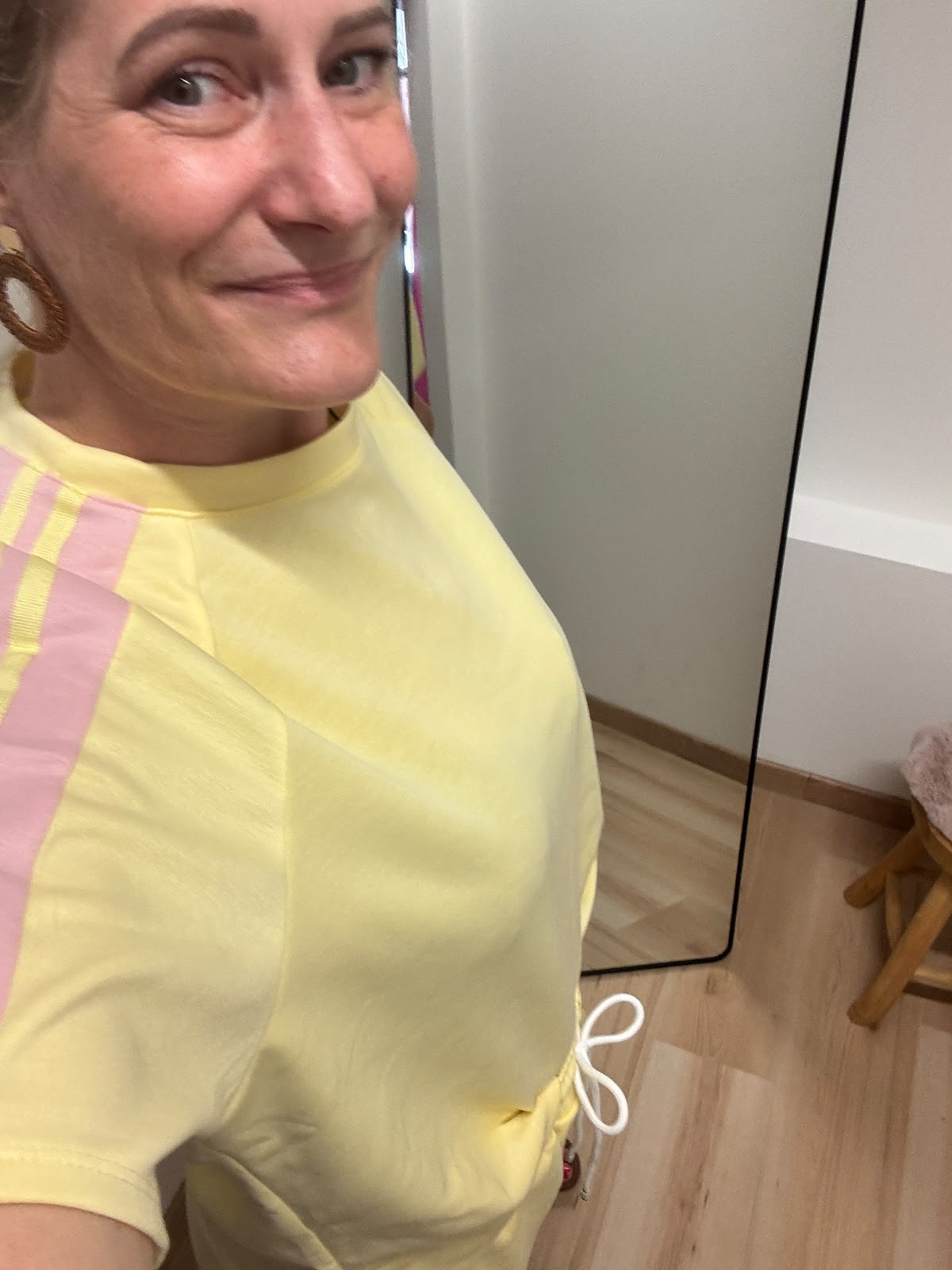 Short-Set - Yellow - Seitlich von Oben