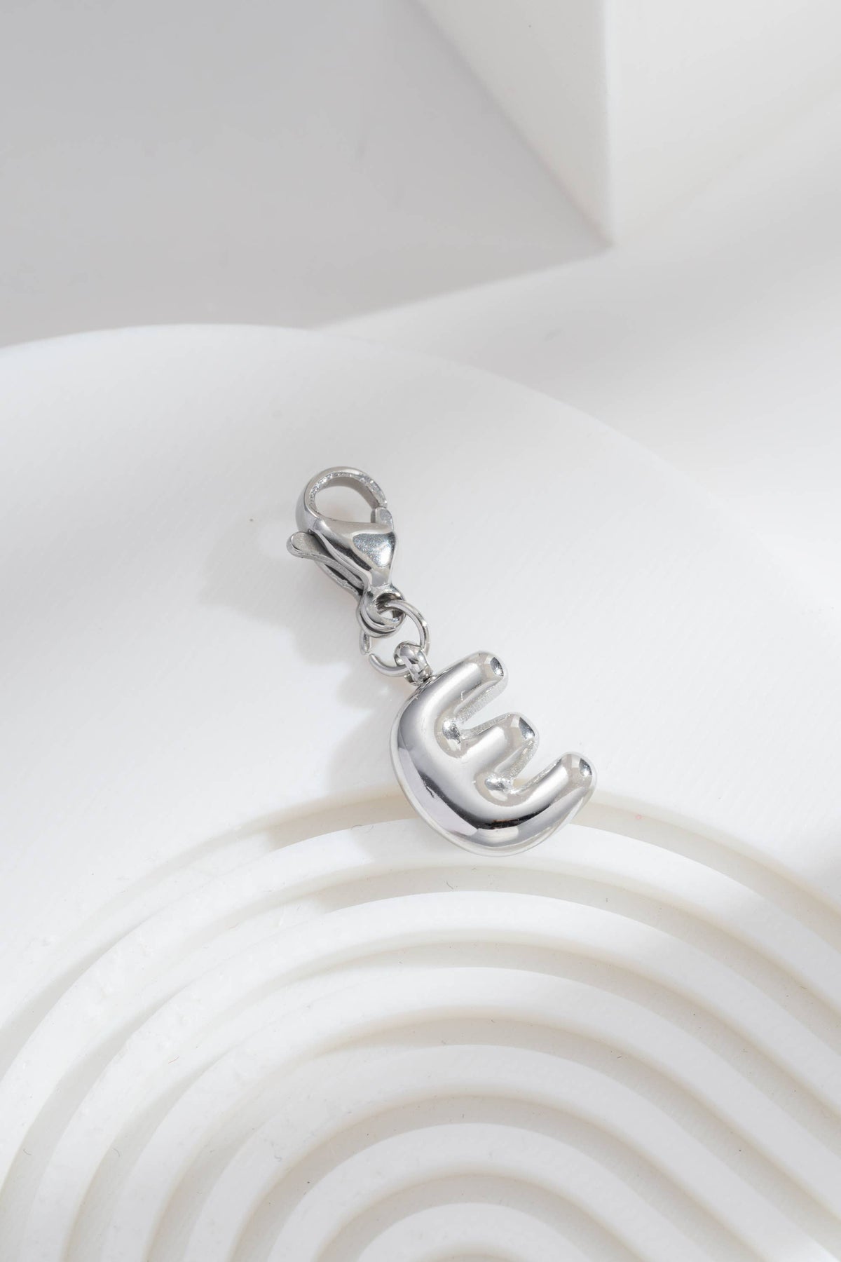 Satz von 26 Anhänger Charm Alphabet Edelstahl silberfarben