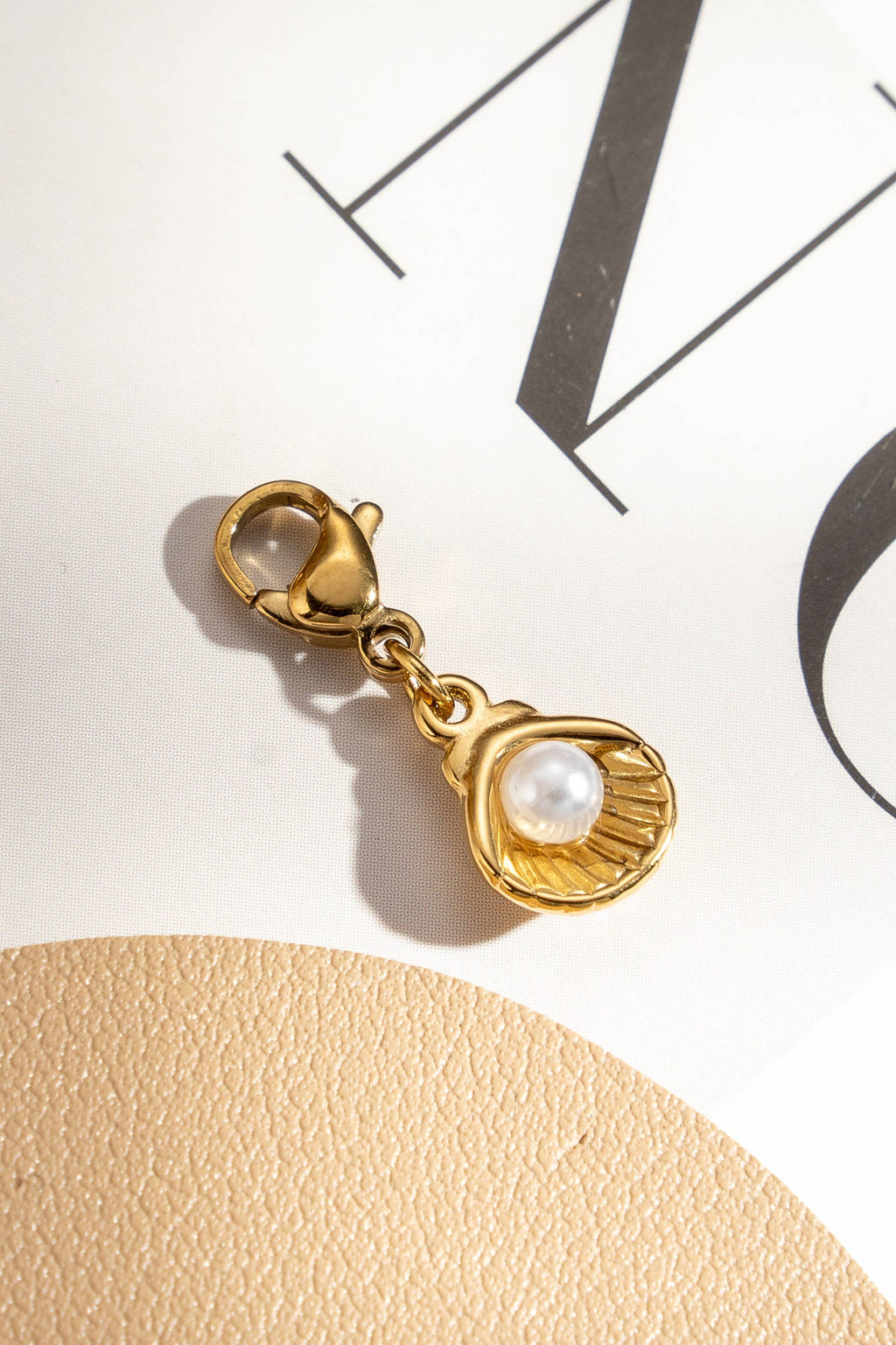 Satz mit 10 emaillierten Charms: Perle, Eis, Muschel, Kaffeetasse