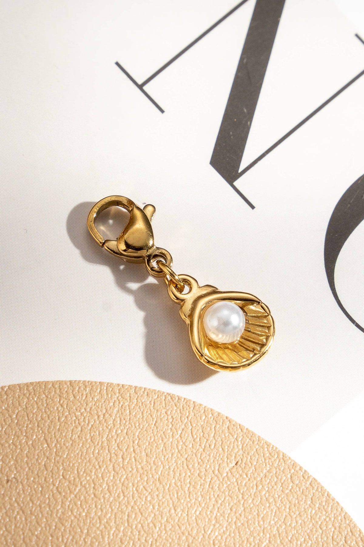 Satz mit 10 emaillierten Charms: Perle, Eis, Muschel, Kaffeetasse