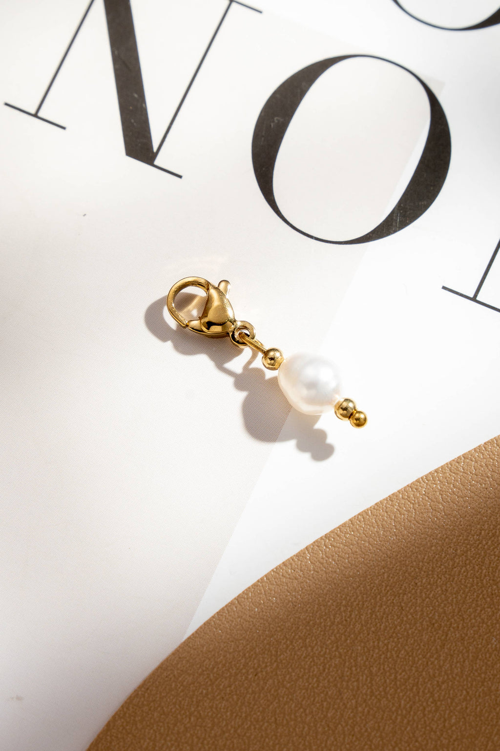 Satz mit 10 emaillierten Charms: Perle, Eis, Muschel, Kaffeetasse