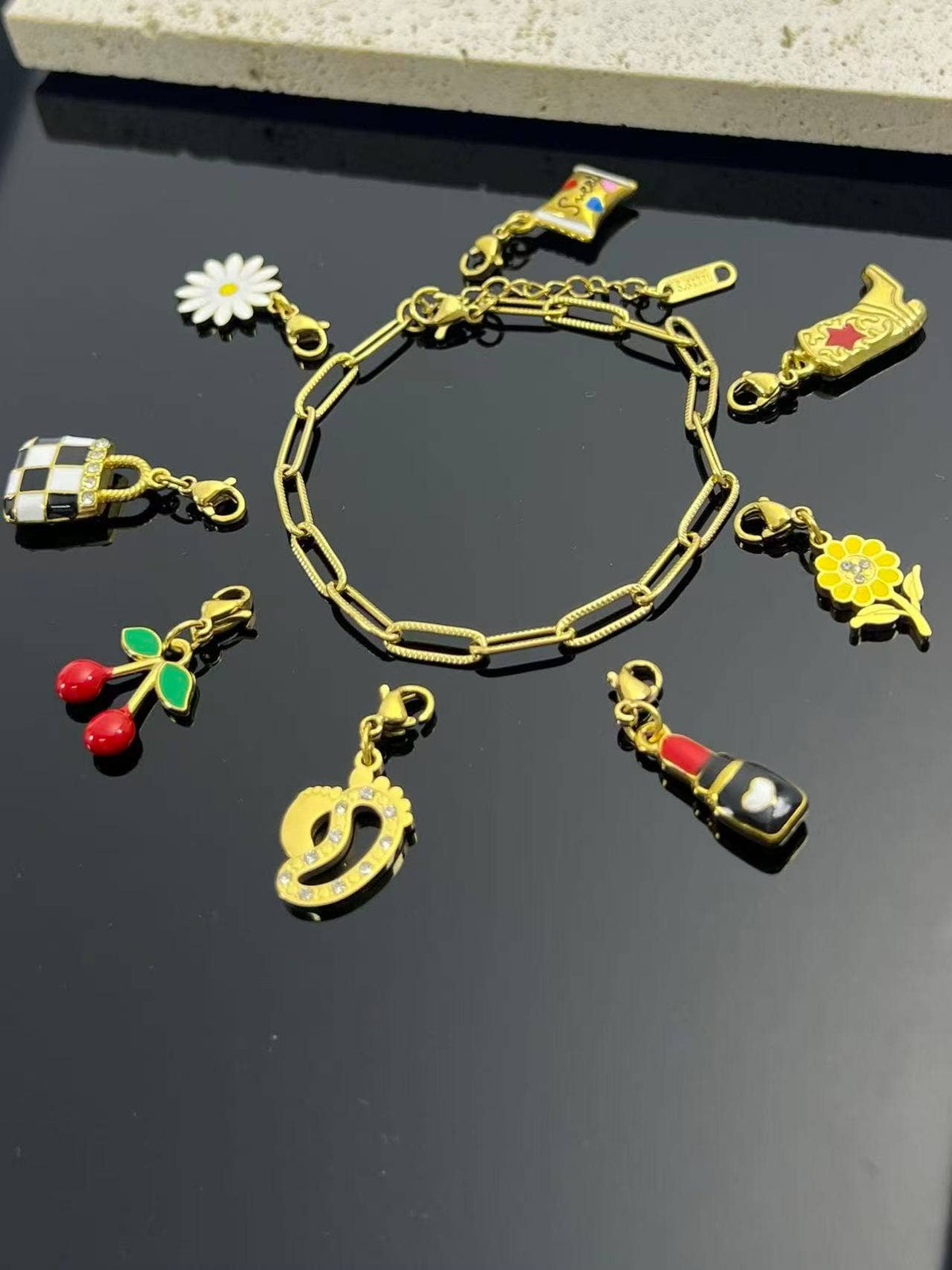 Rechteckiges gehämmertes Gliederarmband, Edelstahl.: Or jaune